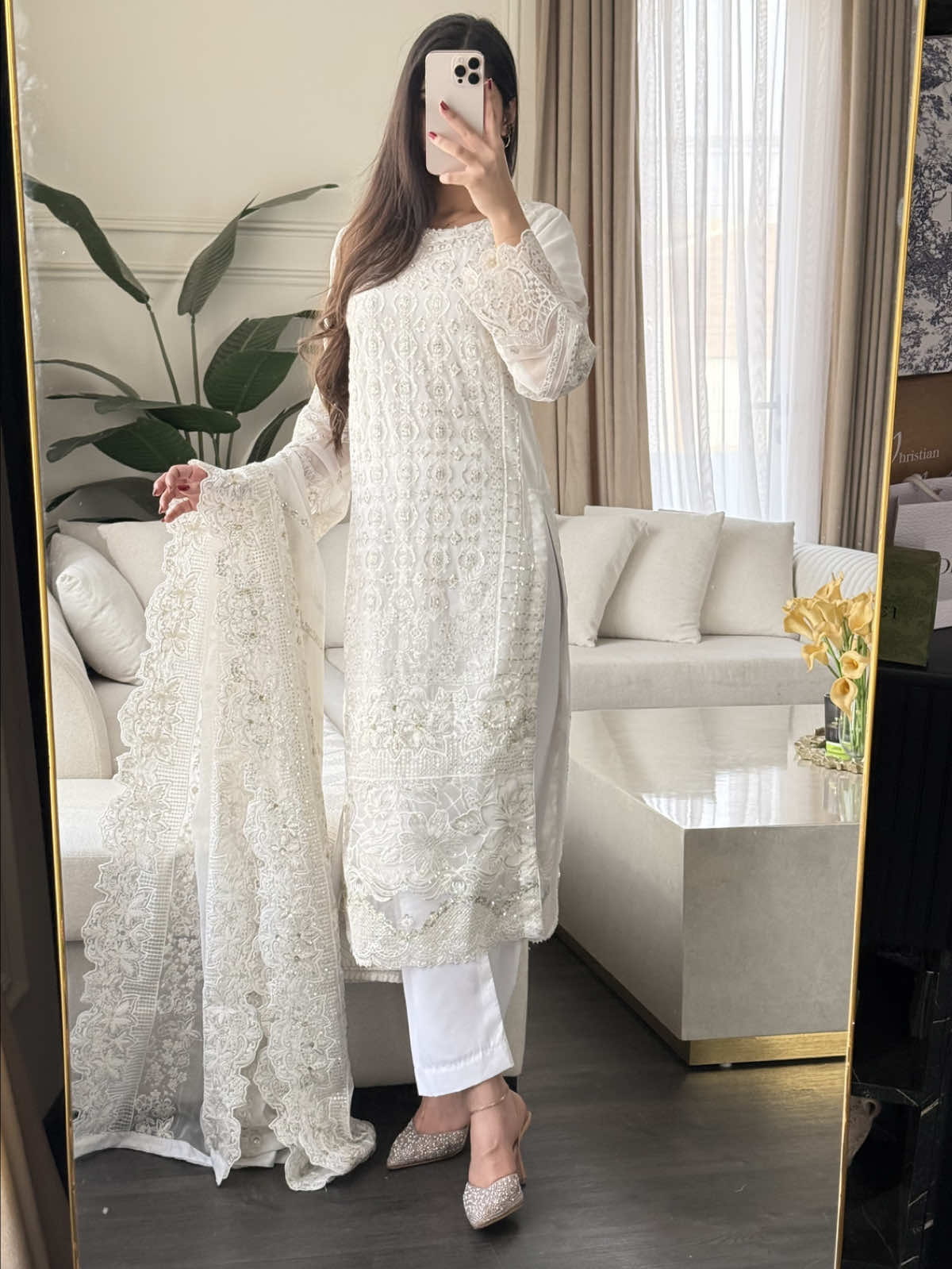 @H&W COLLECTION LIMITED