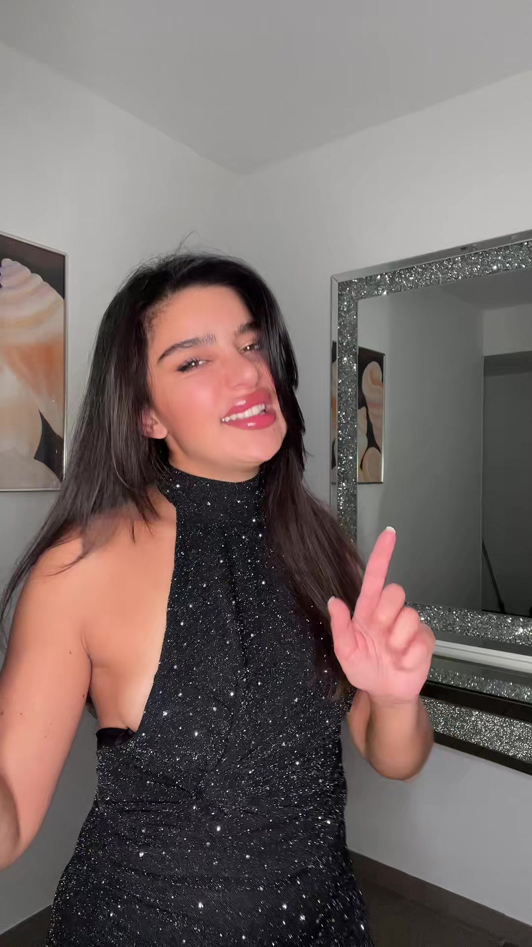 @Bella