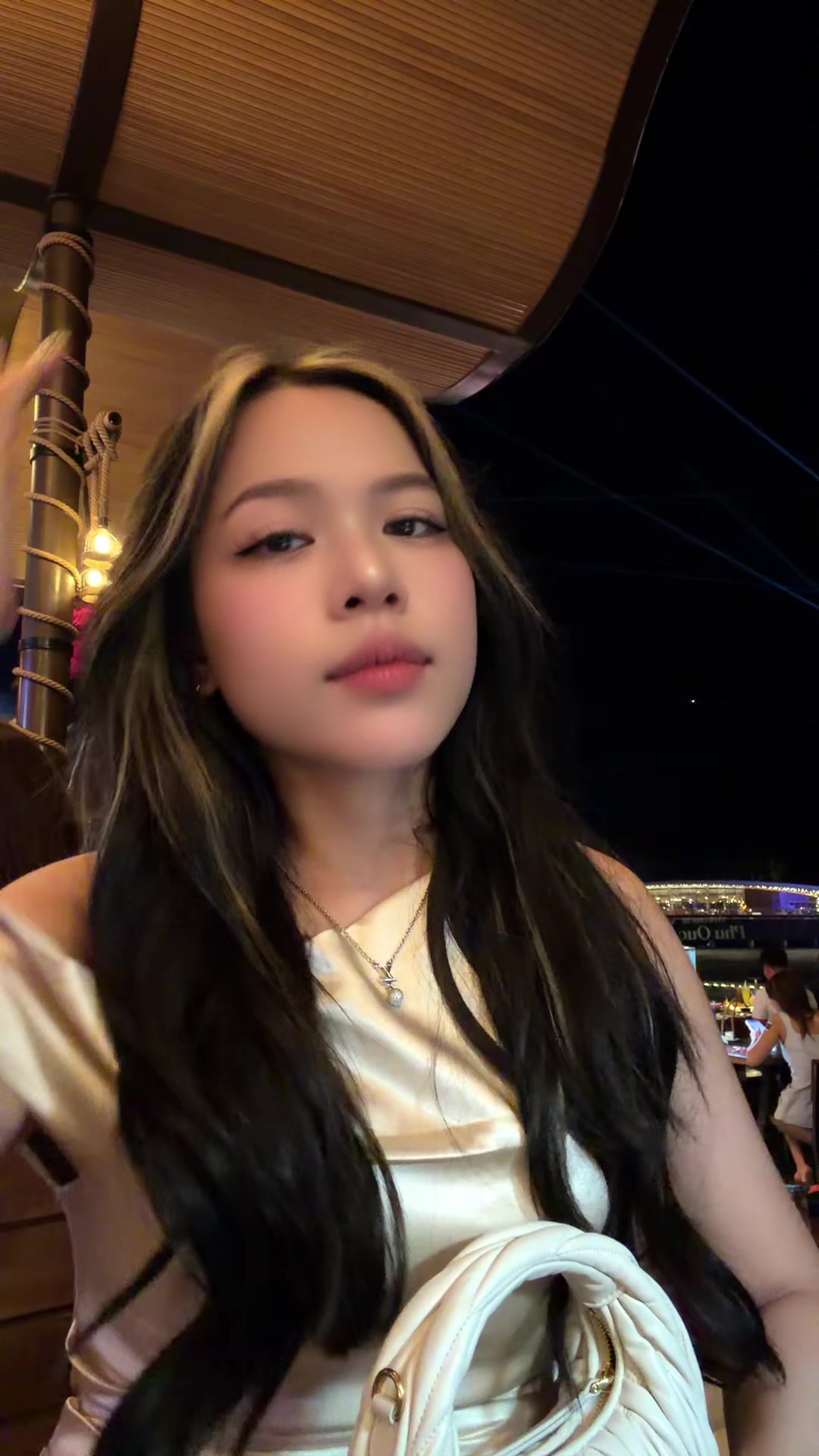 @Ăn Kem dưới mưa 🍦