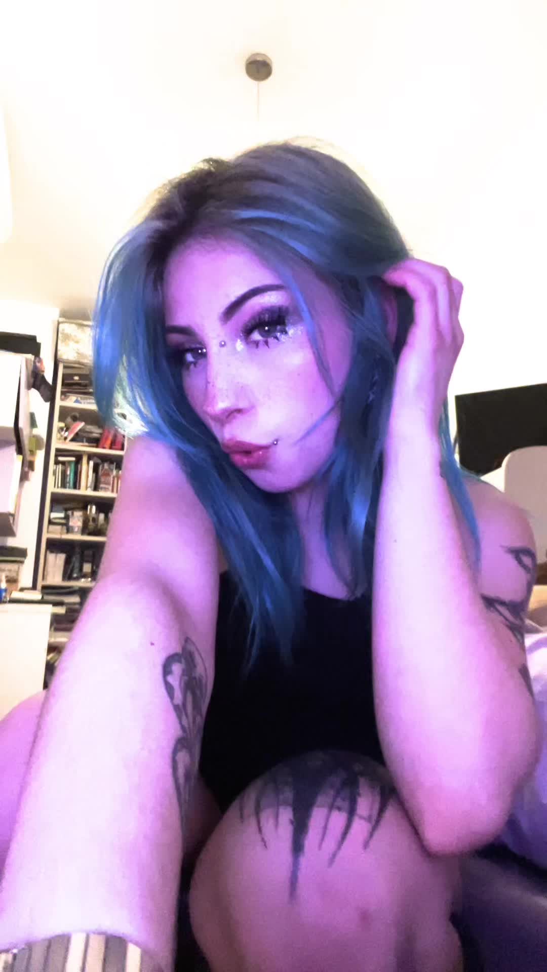 @Luna