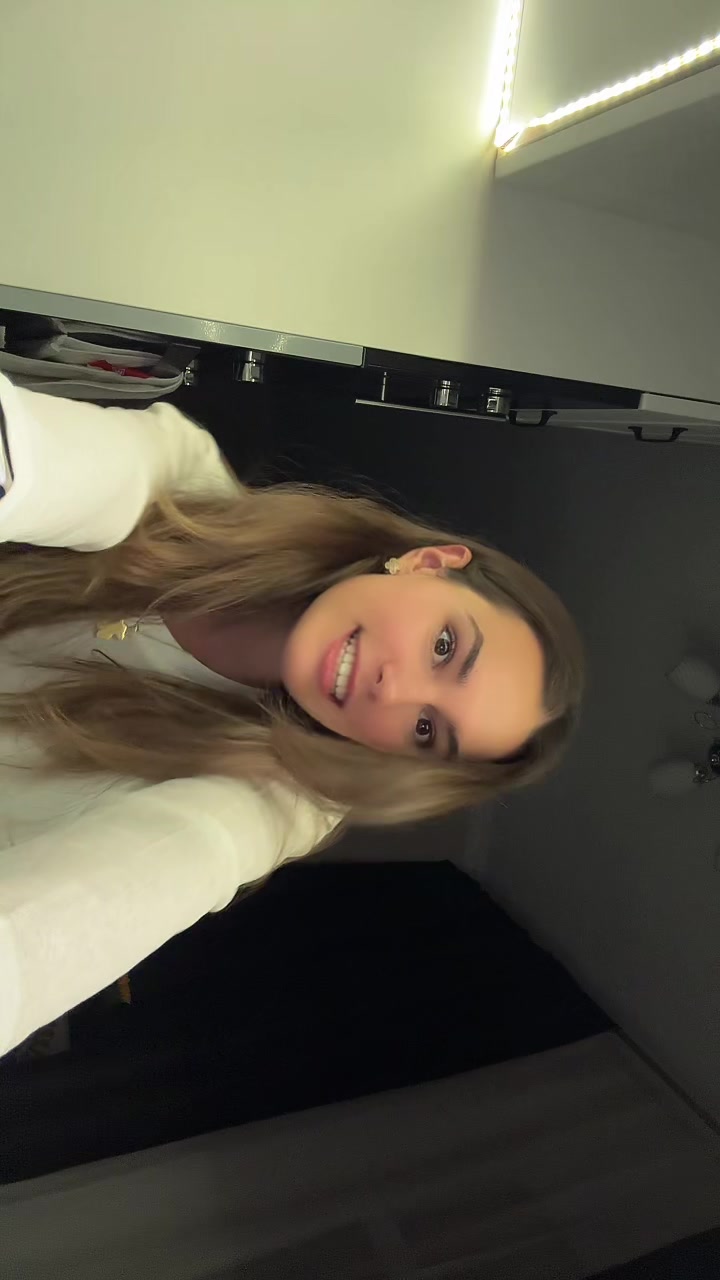 @энни