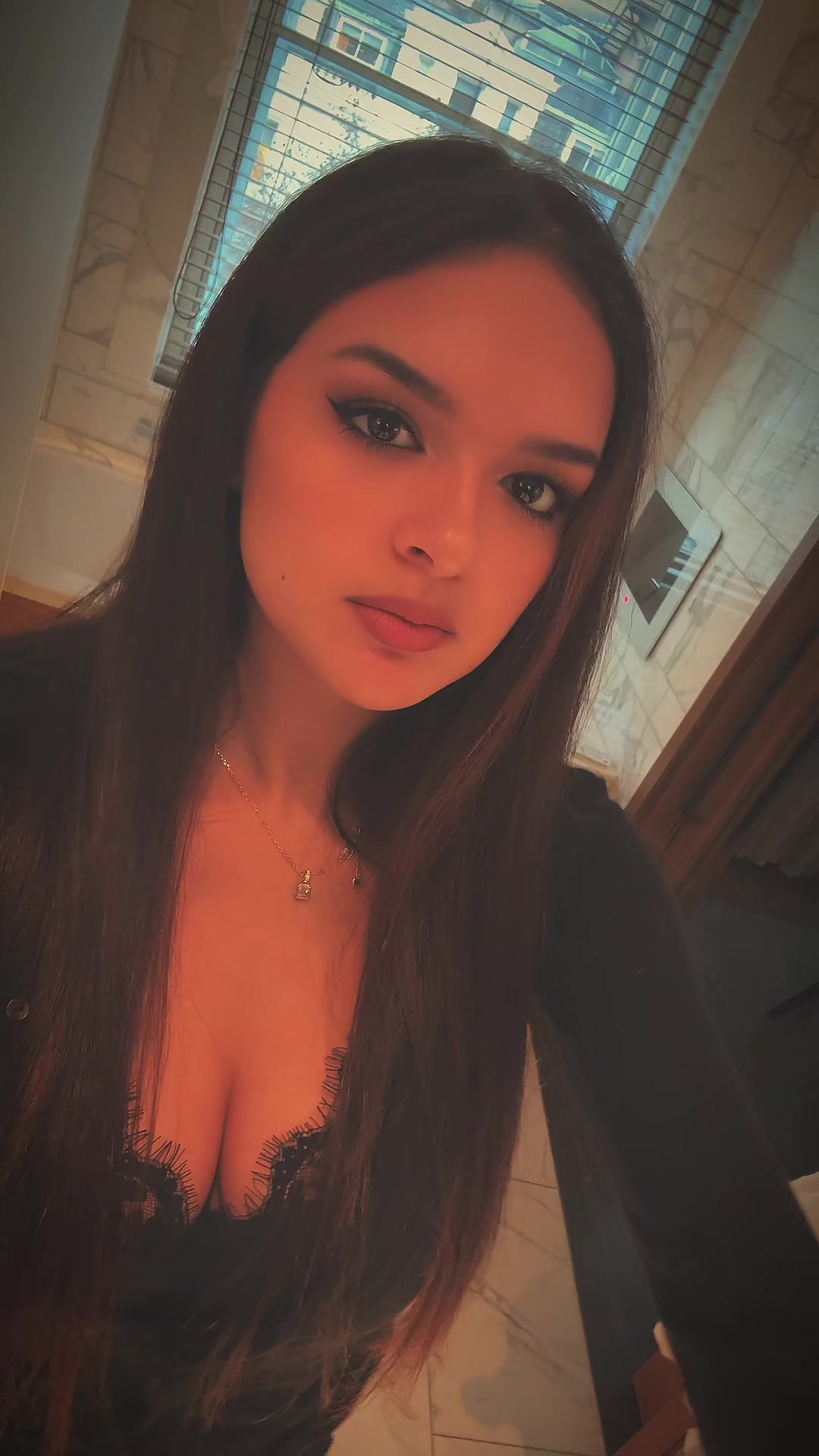 @isabella