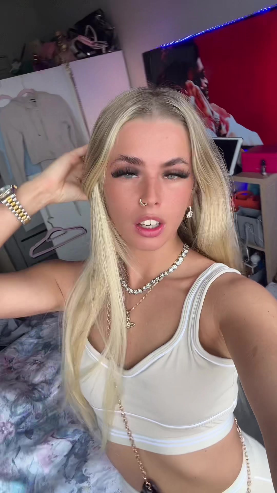 @𝓒𝓱𝓵𝓸𝓮&ensp;𝓬𝓻𝓲𝓷𝓷𝓲𝓸𝓷🤍