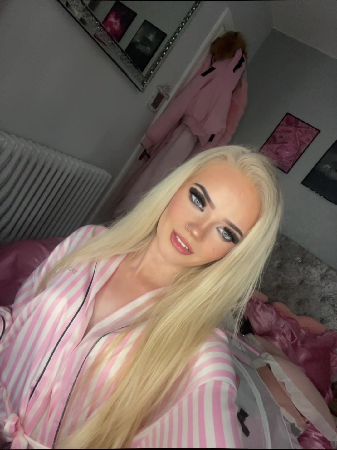 @Ellie - rose ๐
