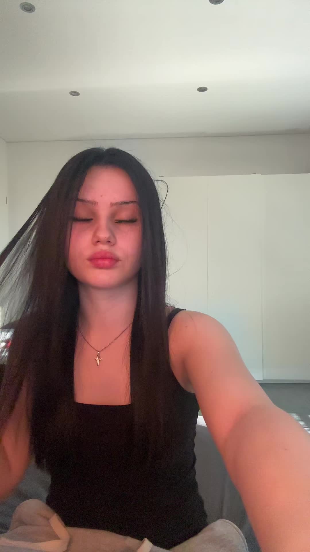 @𝐖𝐡𝐨𝐬.𝐡𝐚𝐧𝐧𝐚𝐡