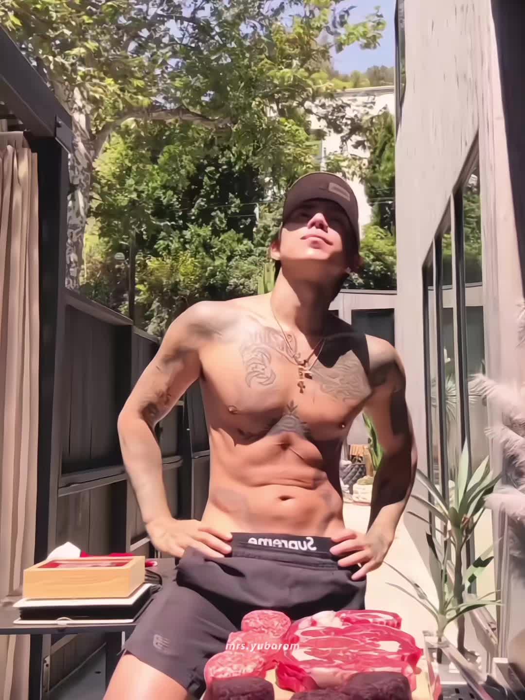 @𝗛𝗼𝗻𝗲𝘆