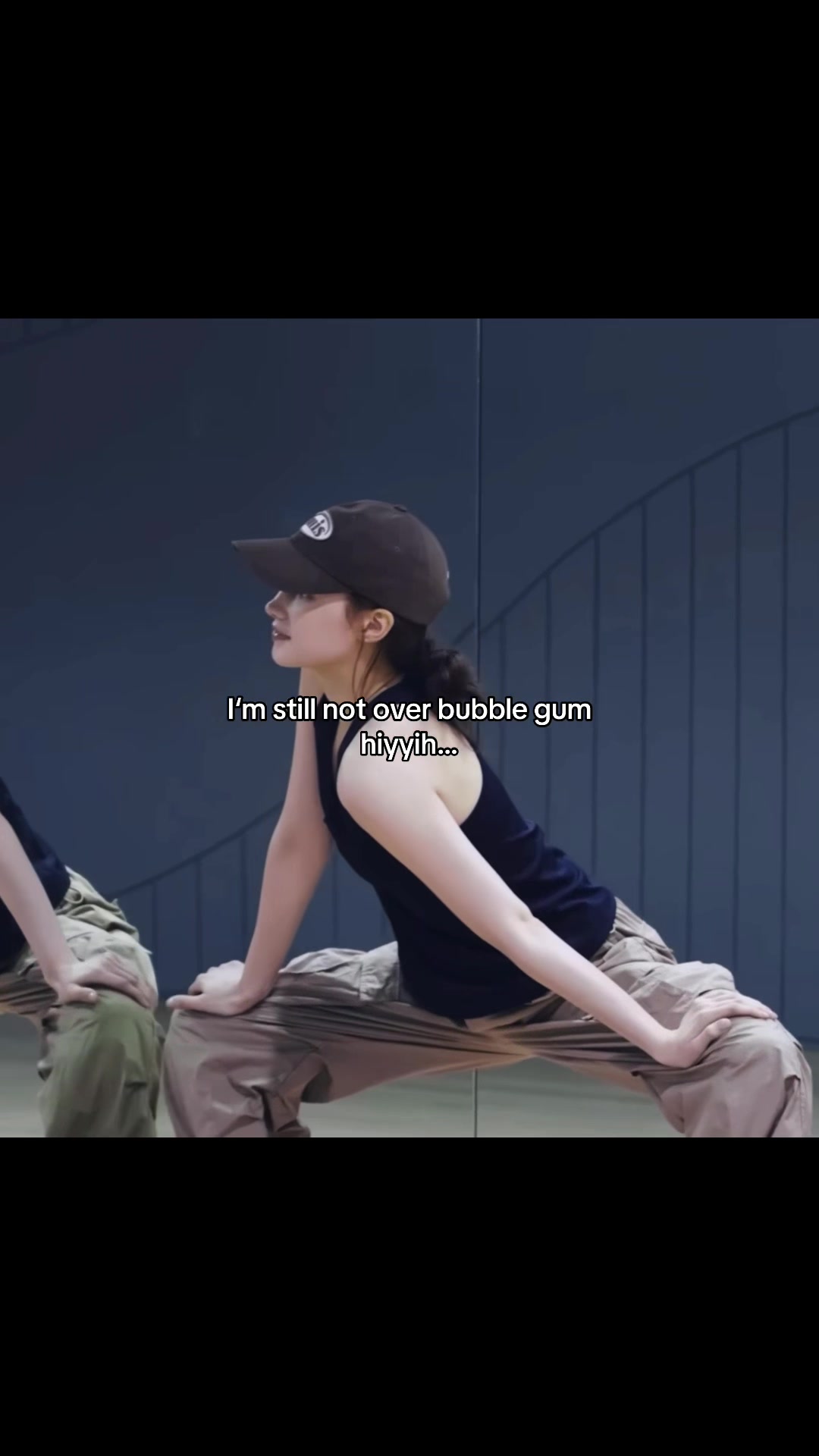 @~