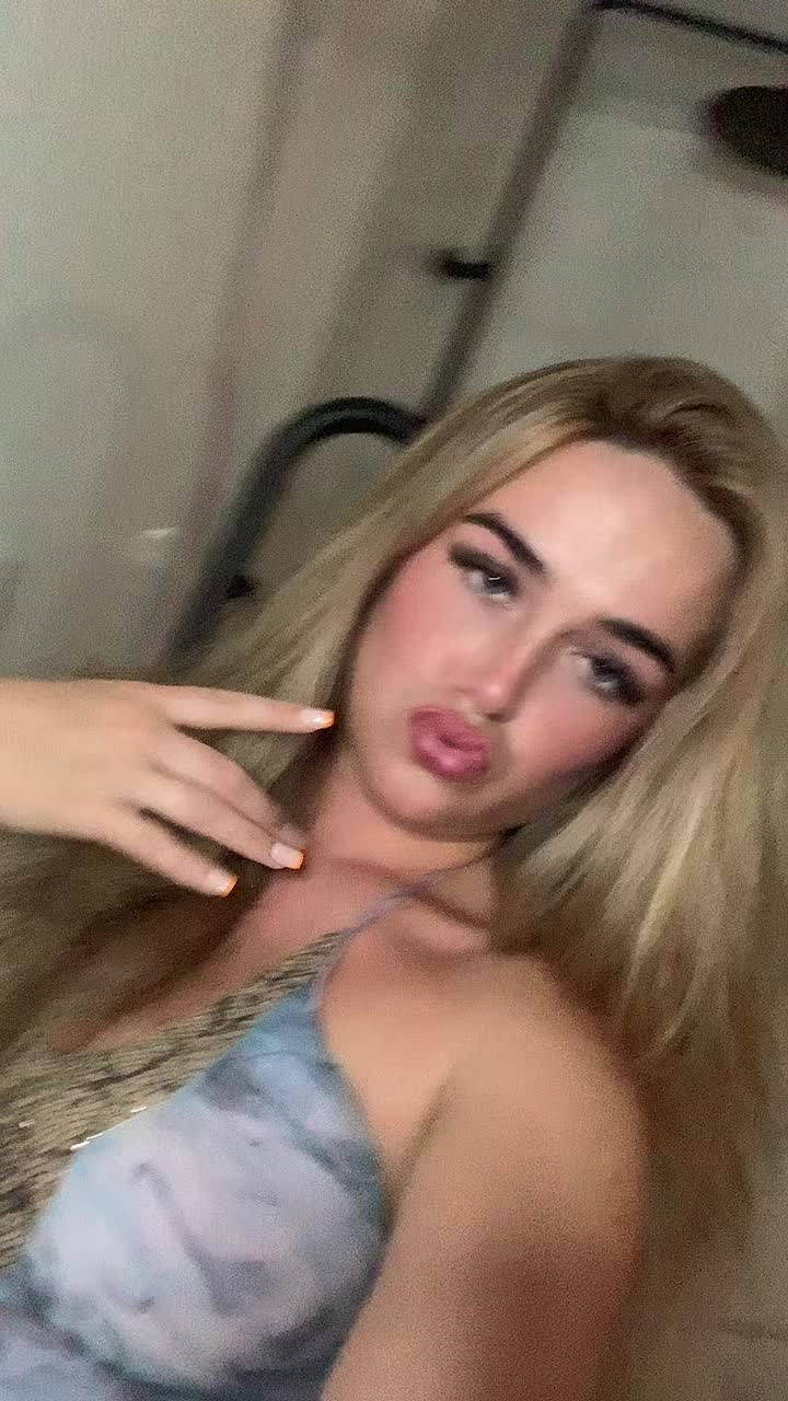 @Elliemaycawley1