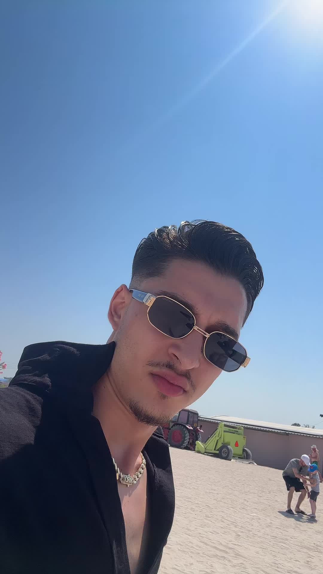 @AlecsandruMaryo