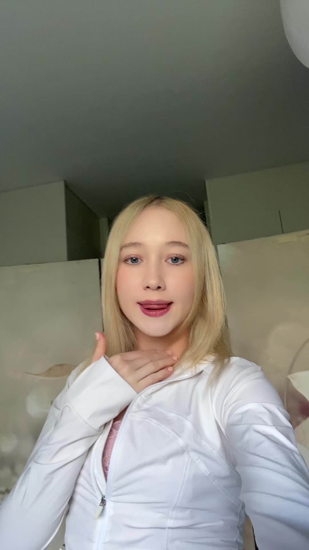@thecutemirrorgirl