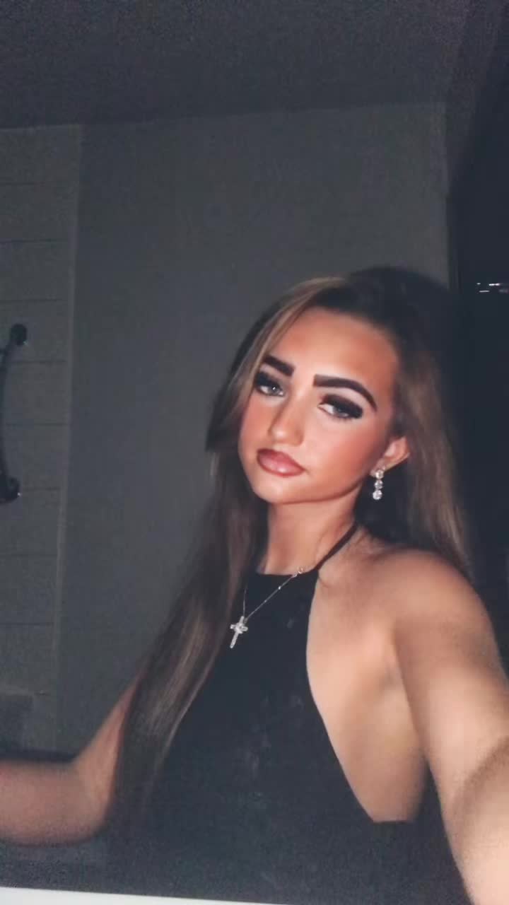 @𝒲𝒾𝓃𝓃𝒾ℯ 𝓂𝒶𝓇𝒾ℯ 👸🏽