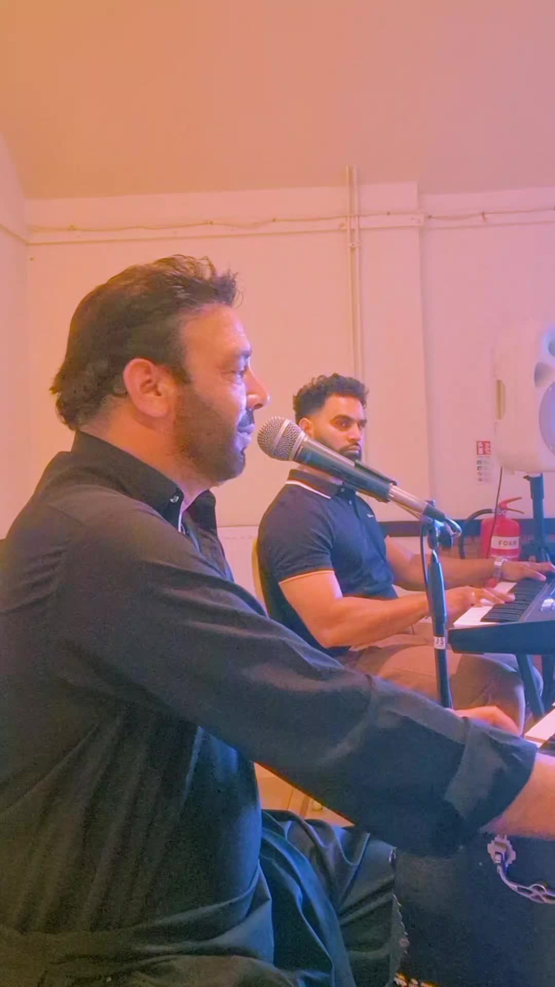 @🎤𝐓𝐚𝐫𝐢𝐪 𝐒𝐚𝐡𝐞𝐫🎤