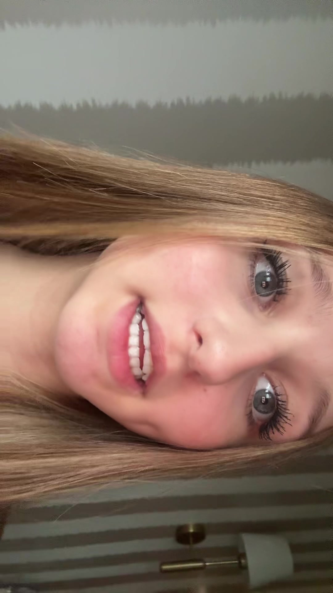 @￴