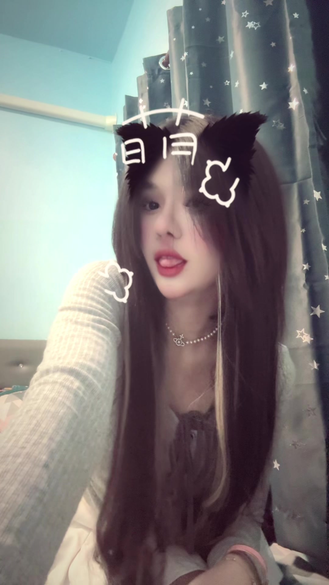 @_hollyxda