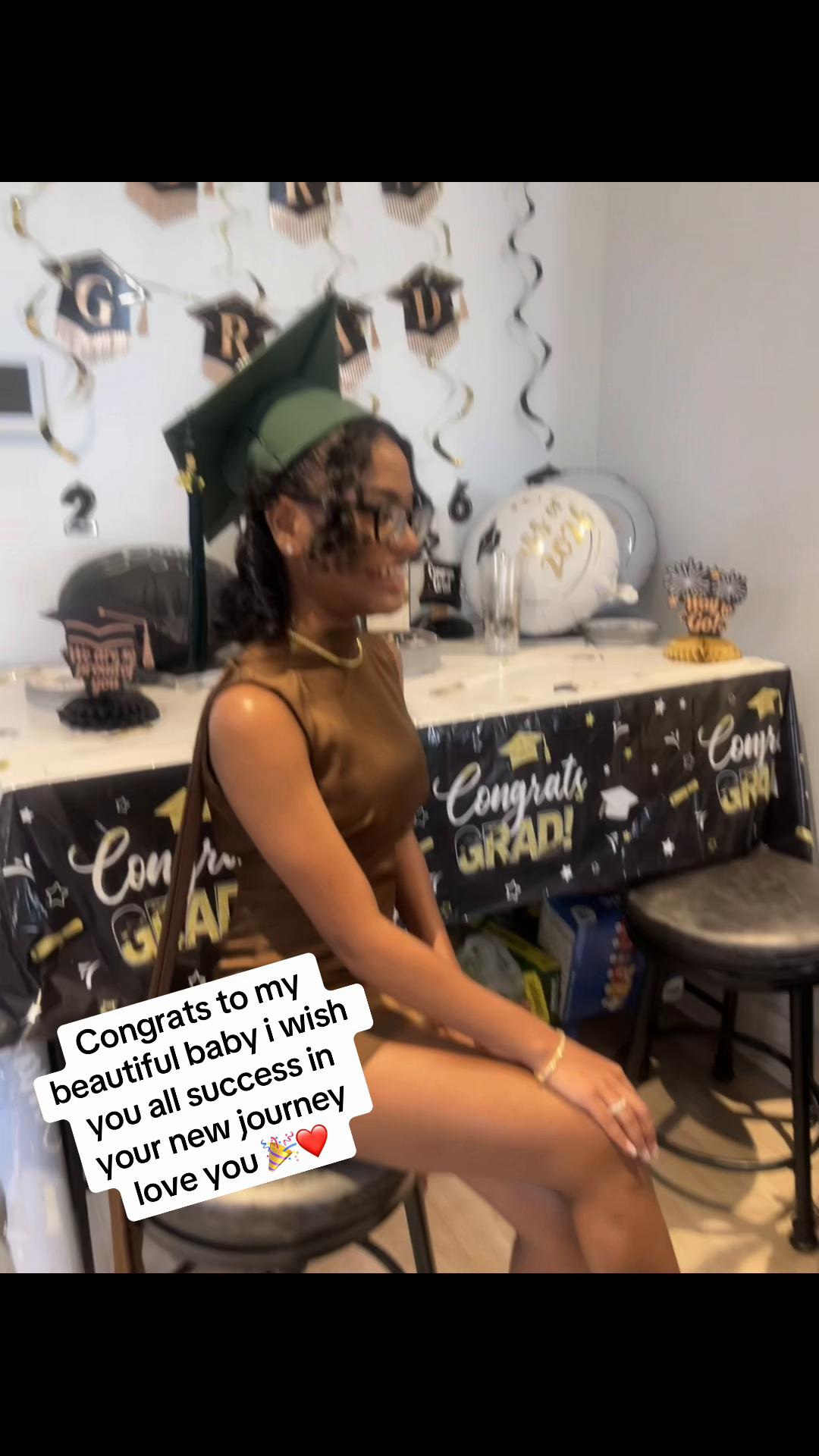 @guyanesegyal_helenB