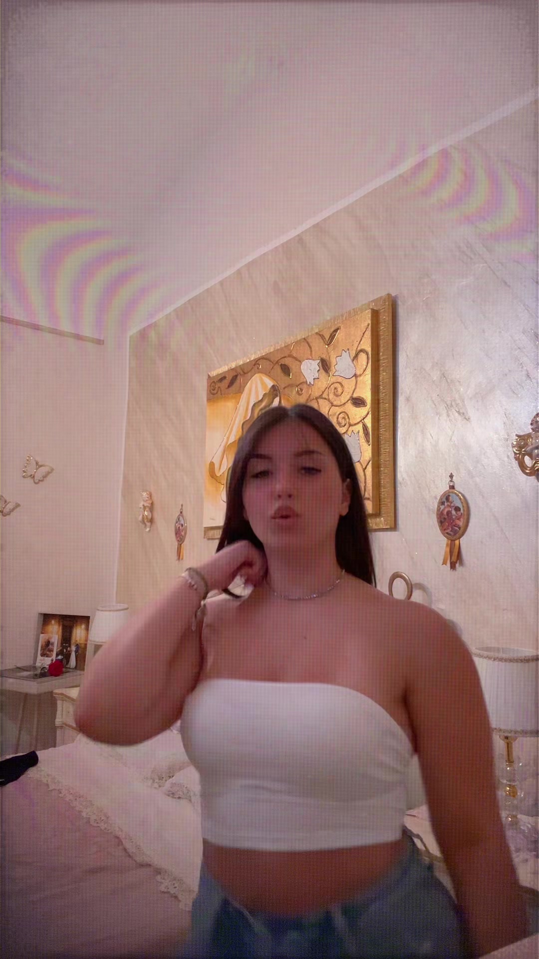 @🍒👩🏻
