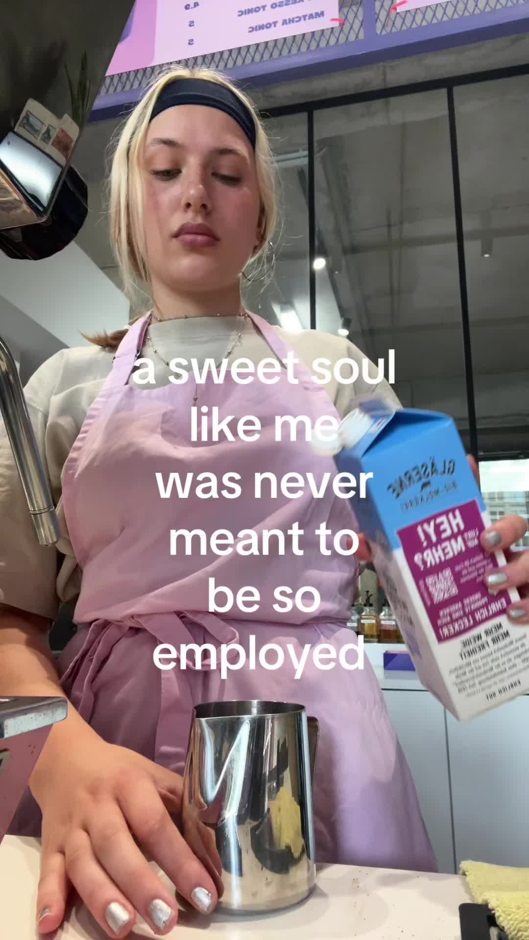 @zoeyjoline_