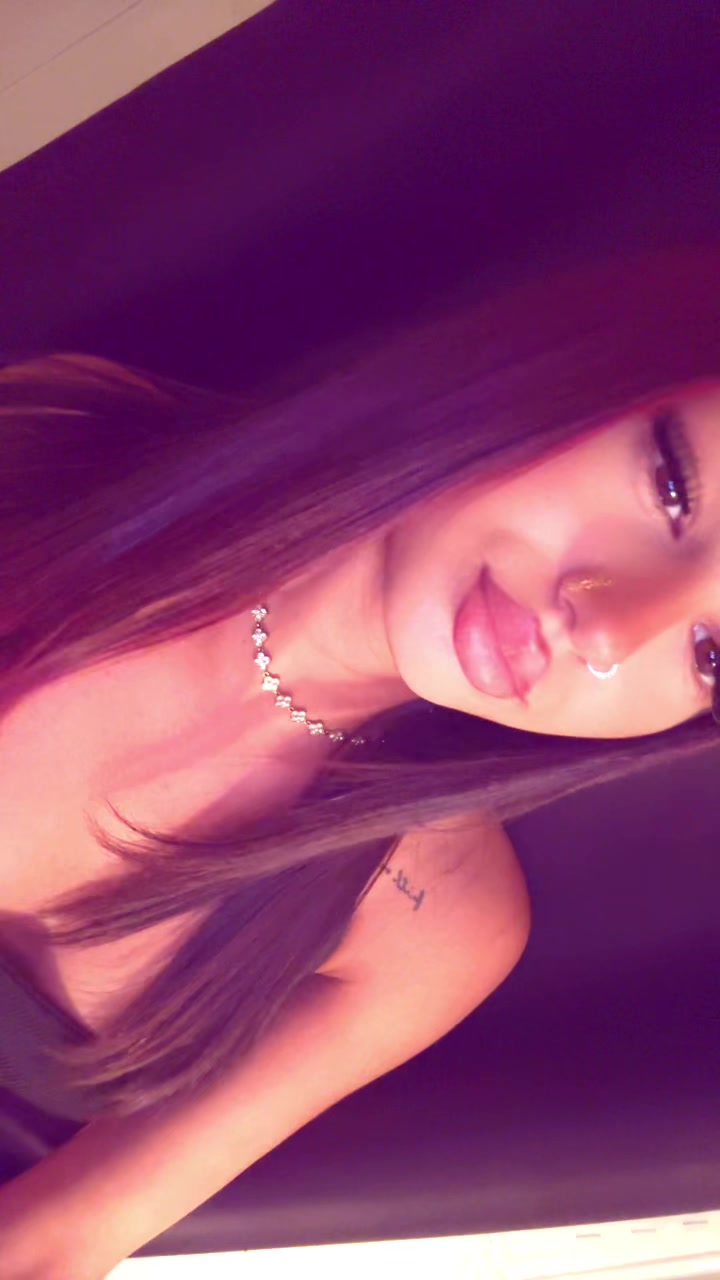 @𝑁𝑎𝑛𝑎 🧸