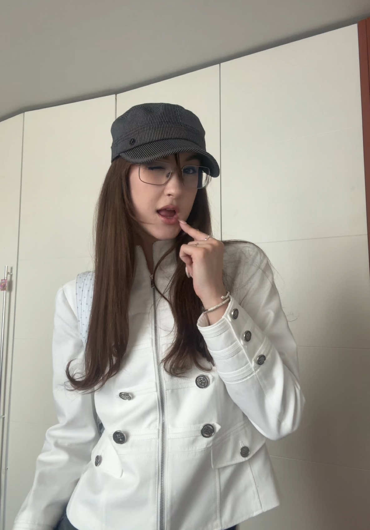 @olivia larissa