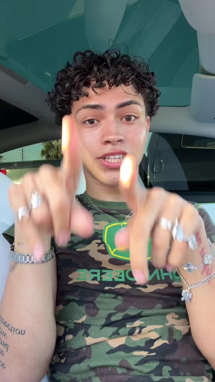 @chris 💋