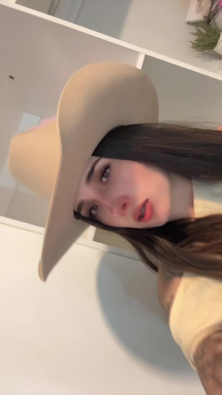@Angeles 🦋🤠