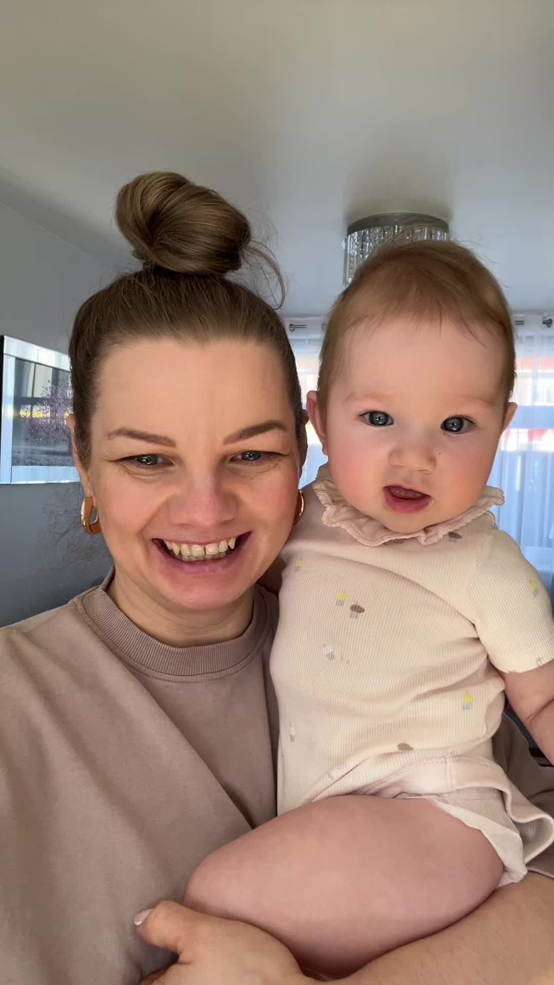 @KarolinaUKmama40+