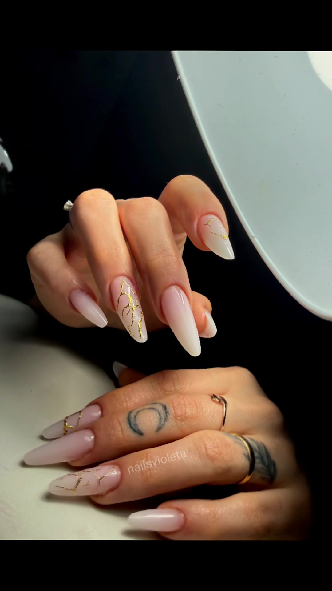 @nailsvioleta
