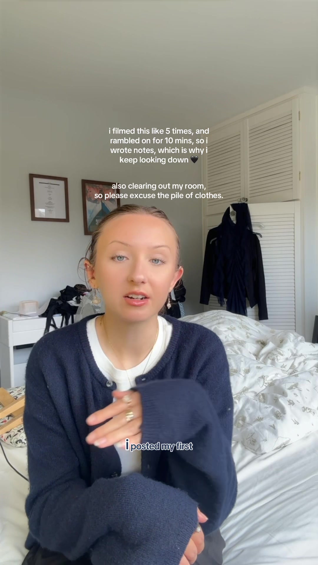@hollsiann