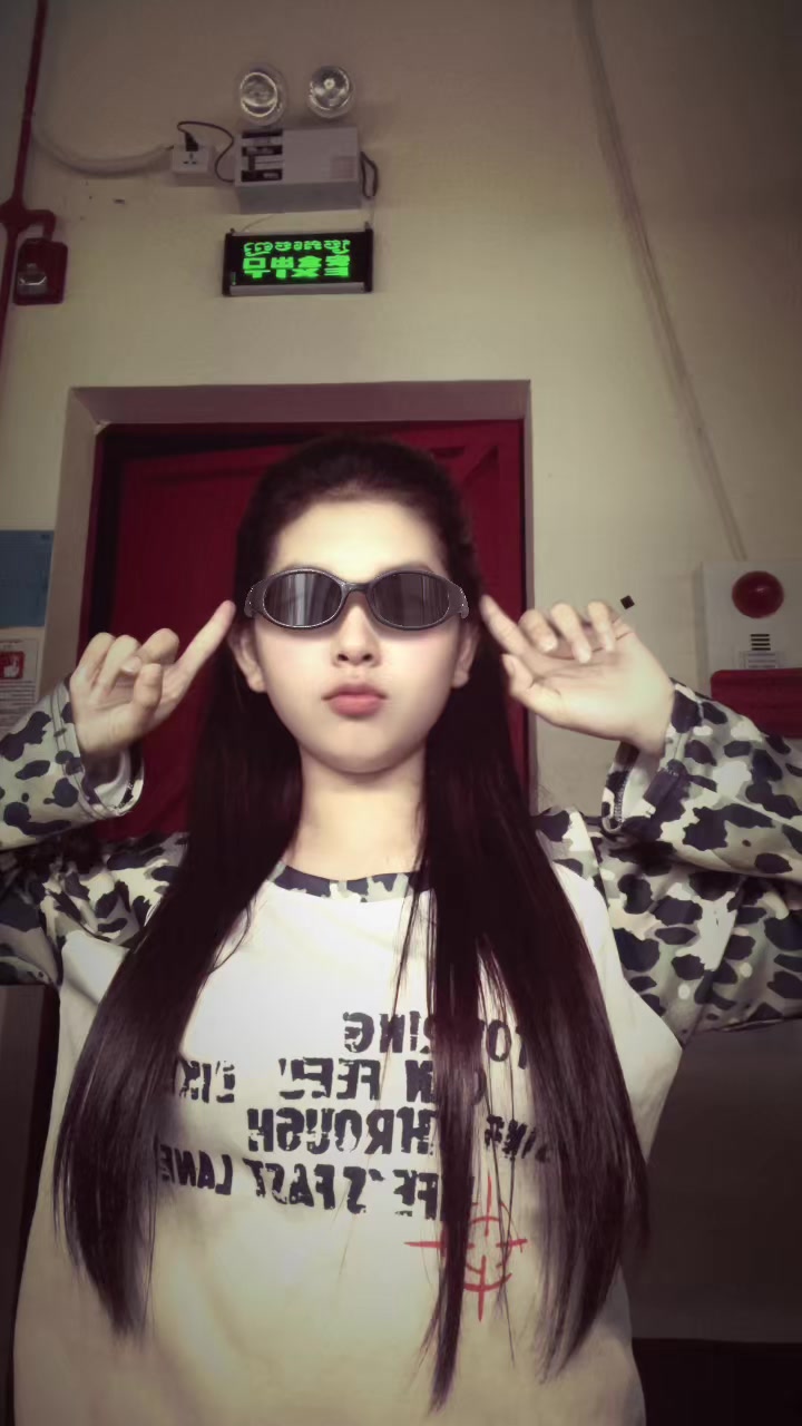 @๐ฆ๐nÜy nÜy ๐๐ฆ