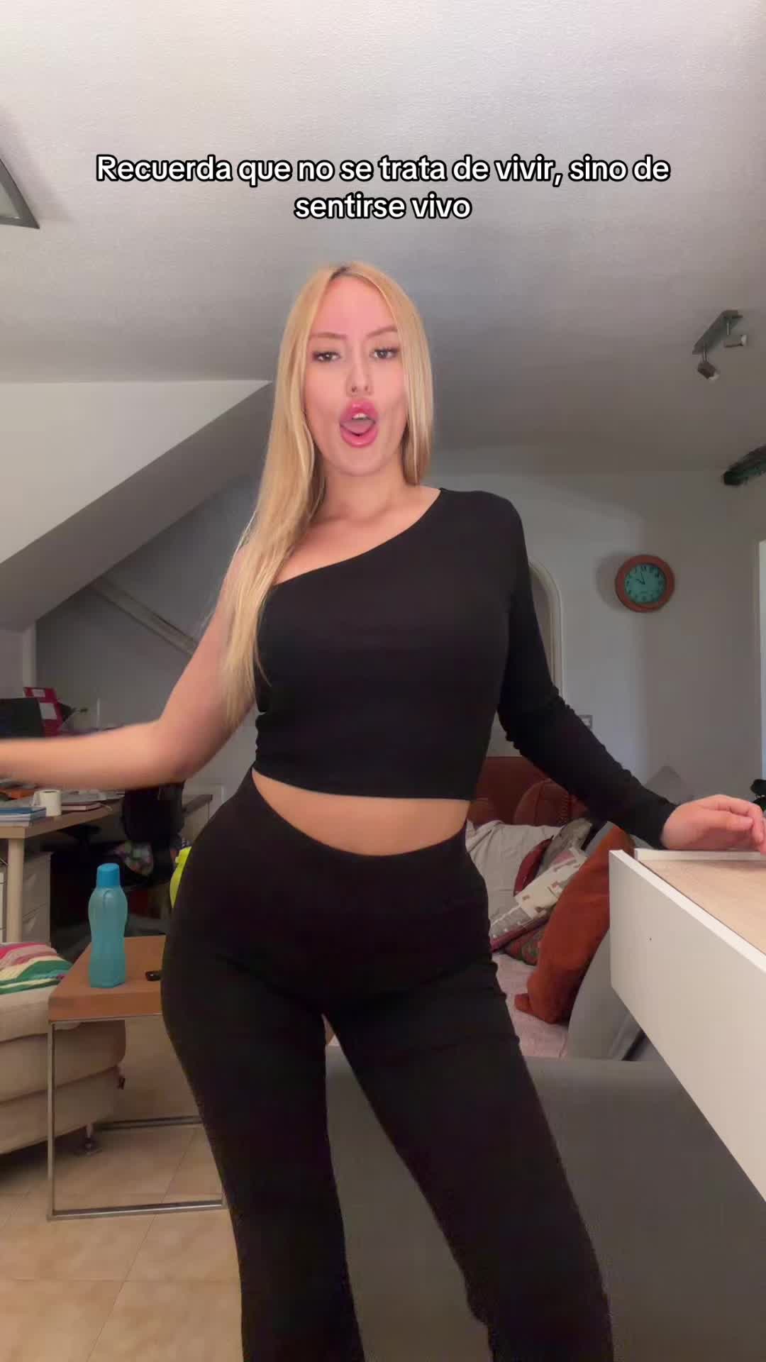 @laaurang_