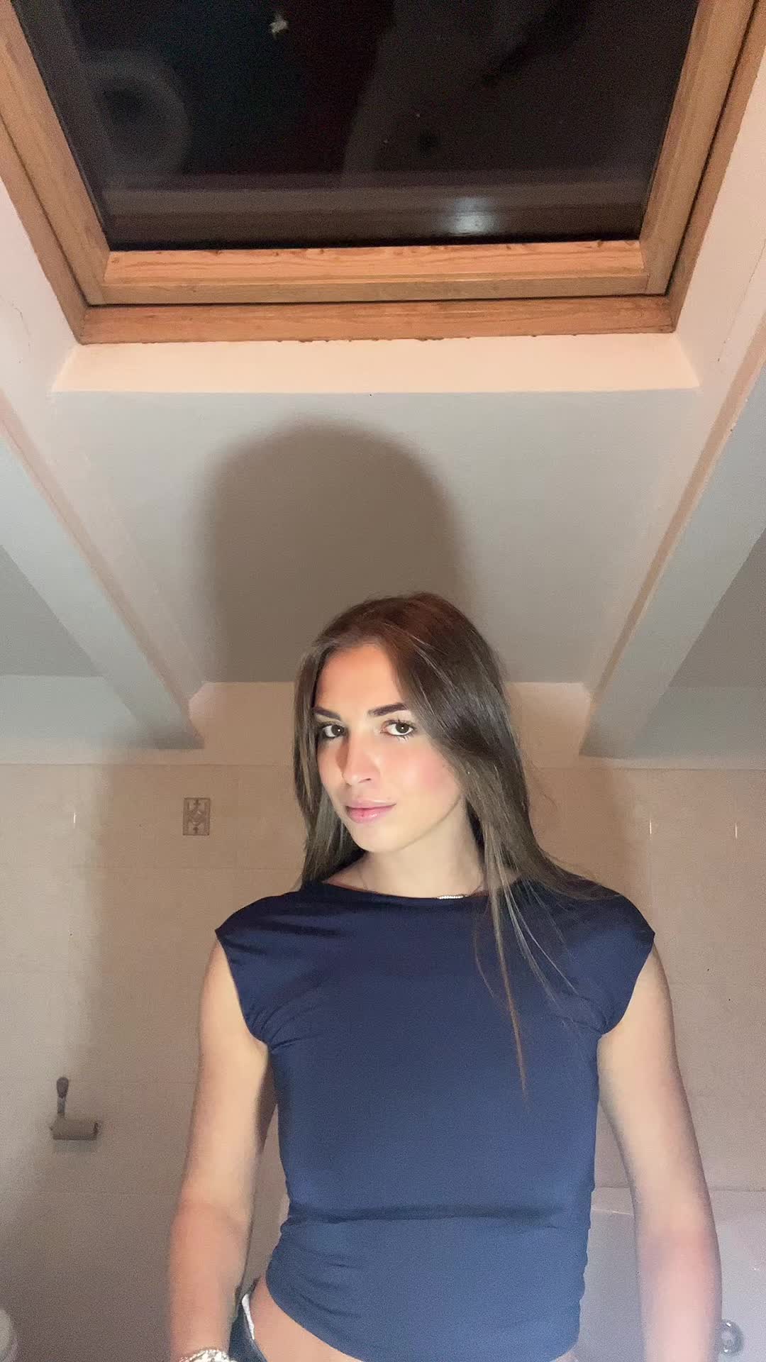 @👩🏻&zwj;🦱