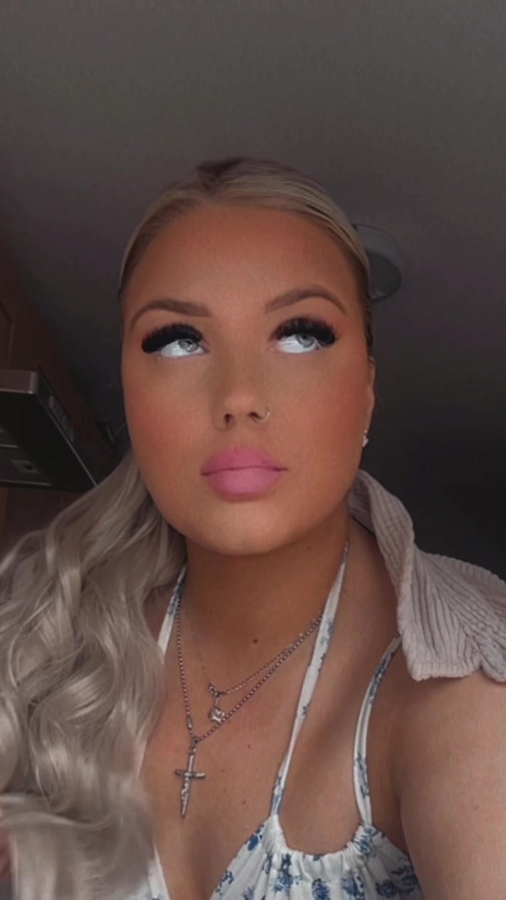 @chloeleighdevine