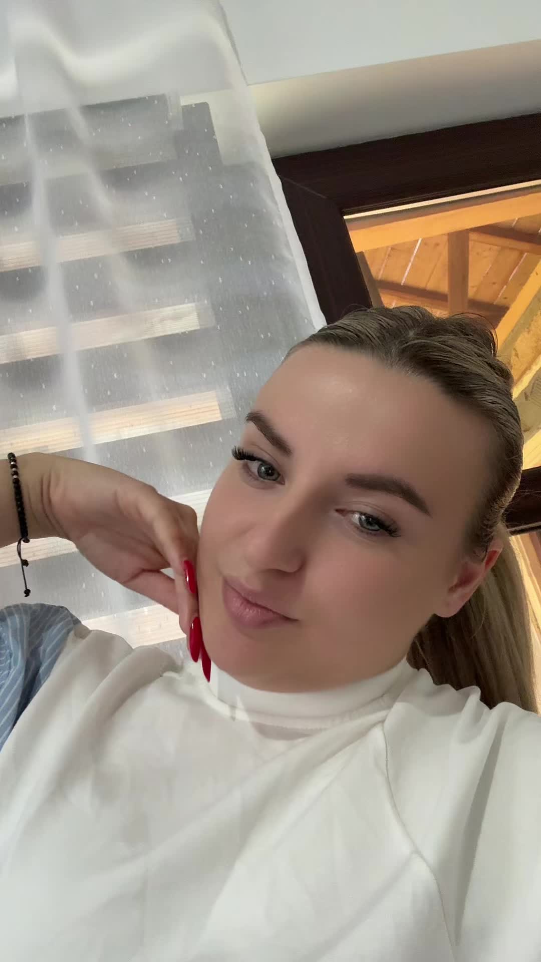 @Iuliaaaa_17
