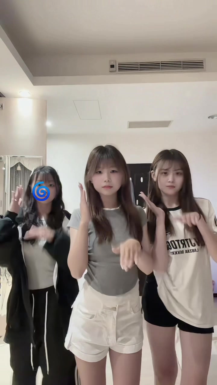 @Q