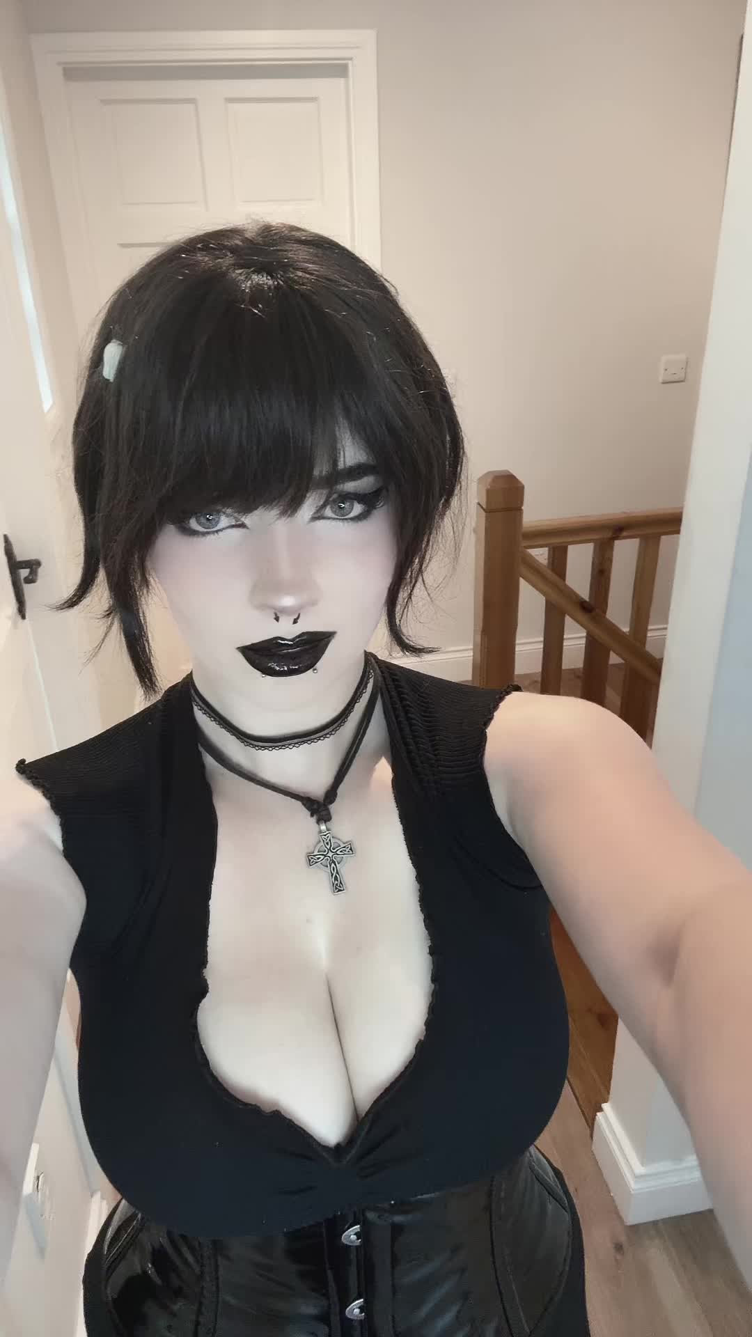 @Cutiegothxo