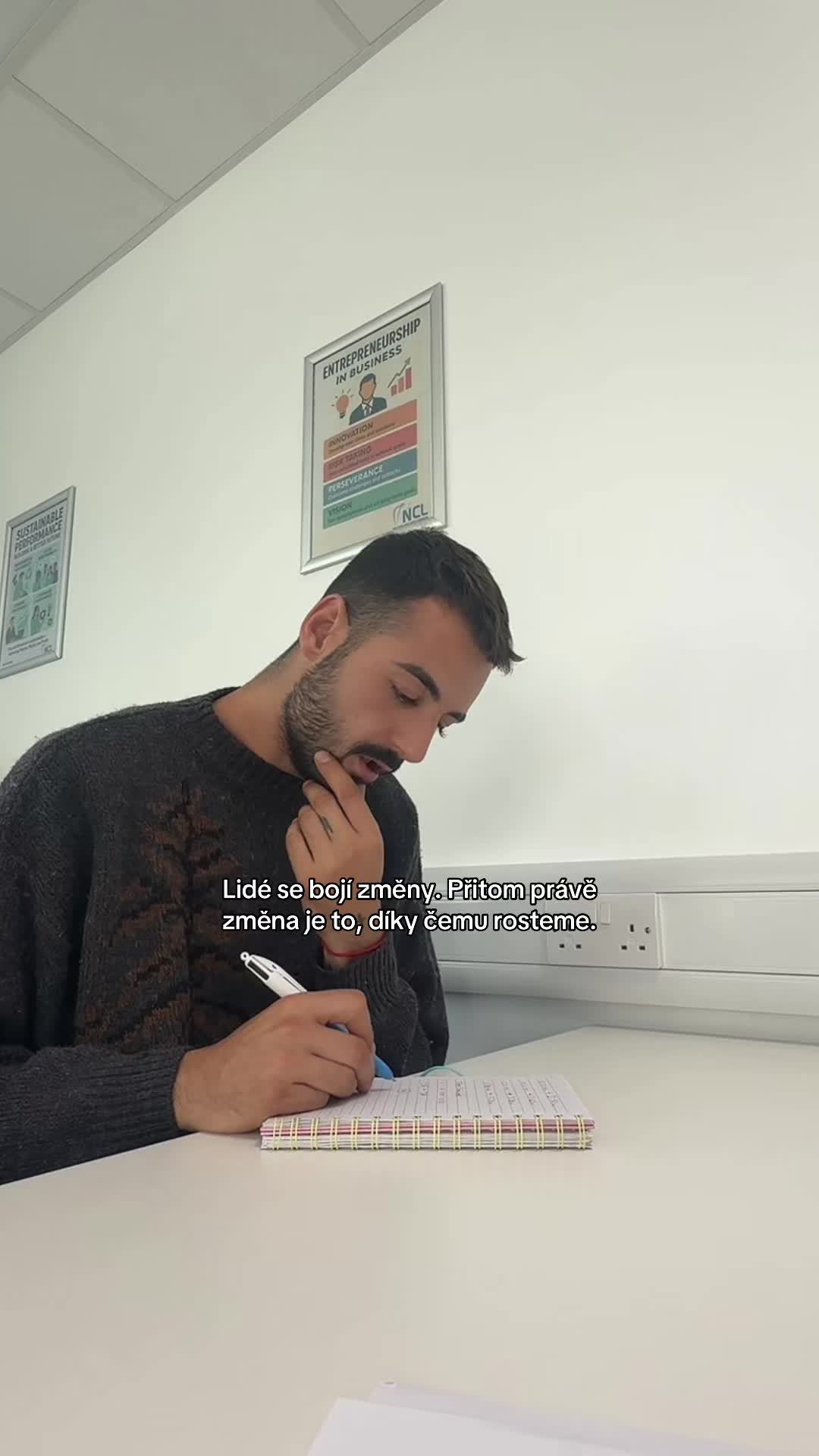 @ꓘB