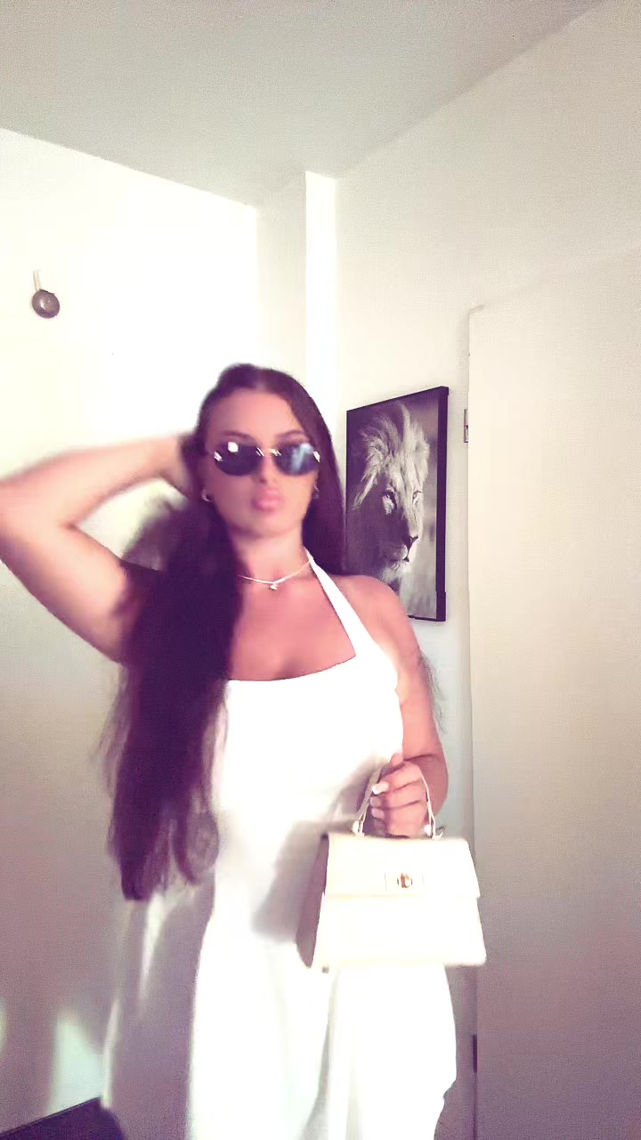 @annaxamira