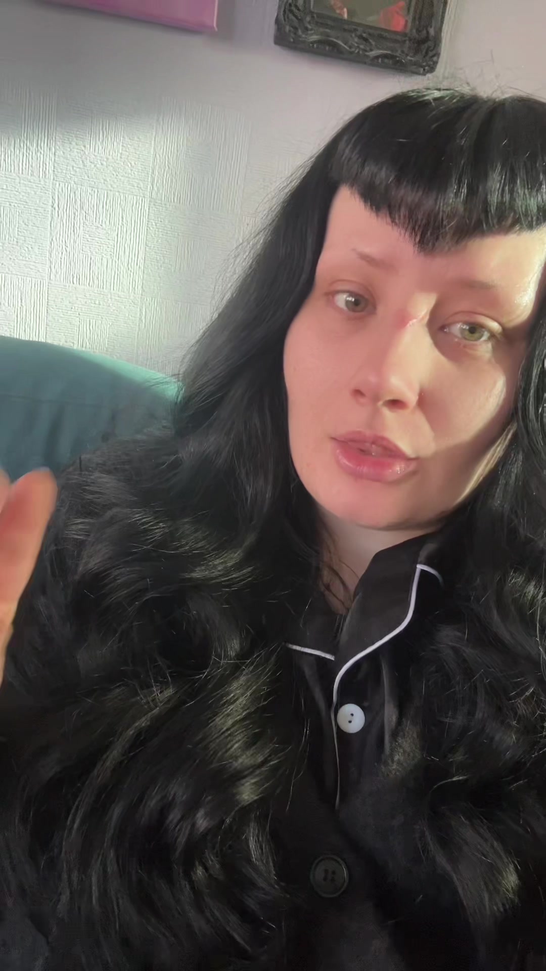 @thevampirerebecca