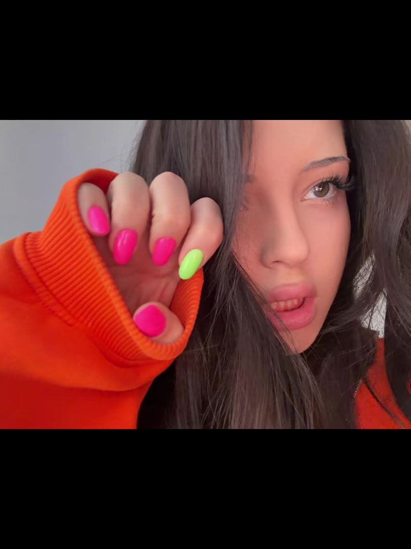 @sofaki