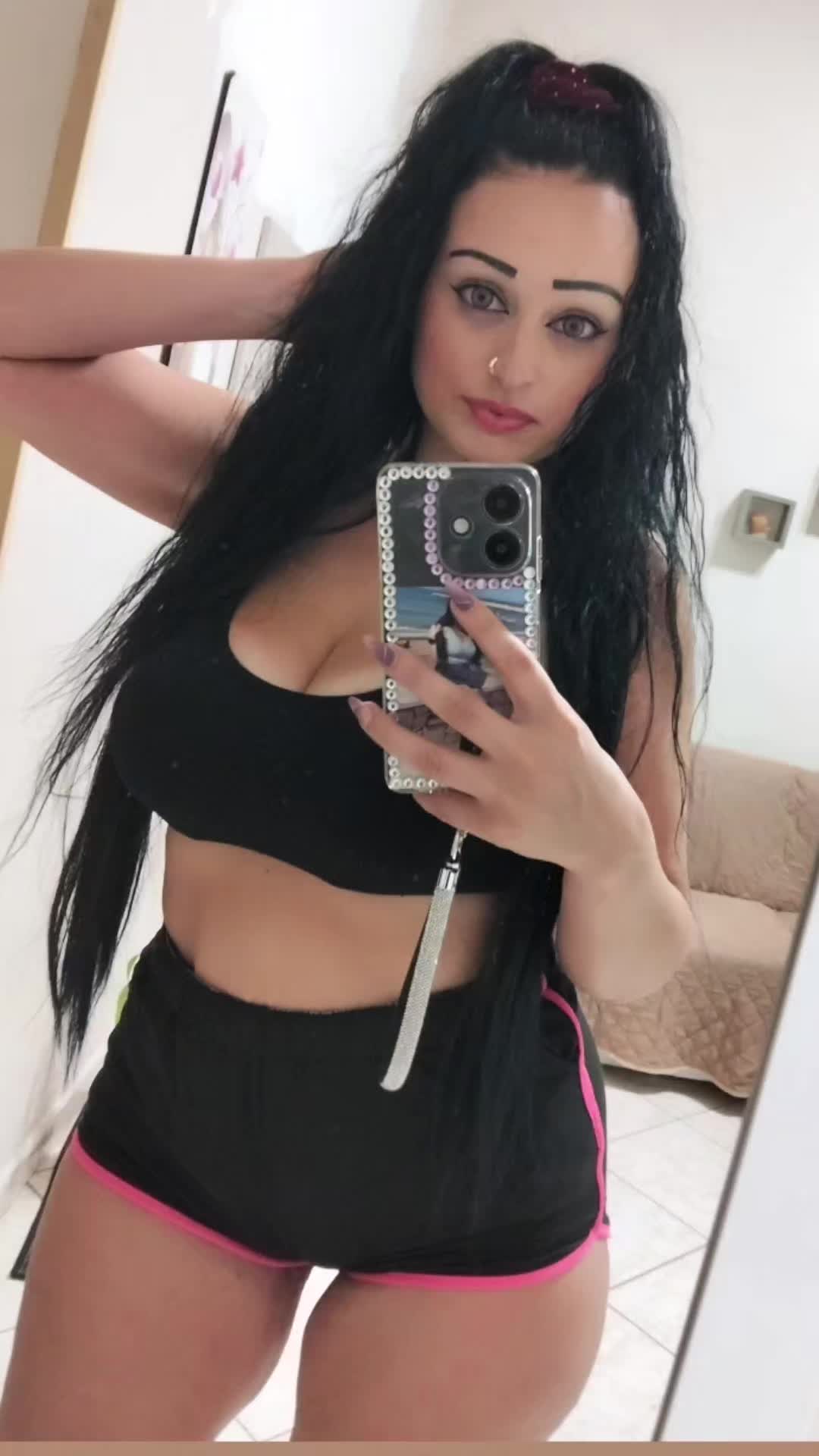 @❤️🅜︎🅔︎🅡︎🅨︎❤️