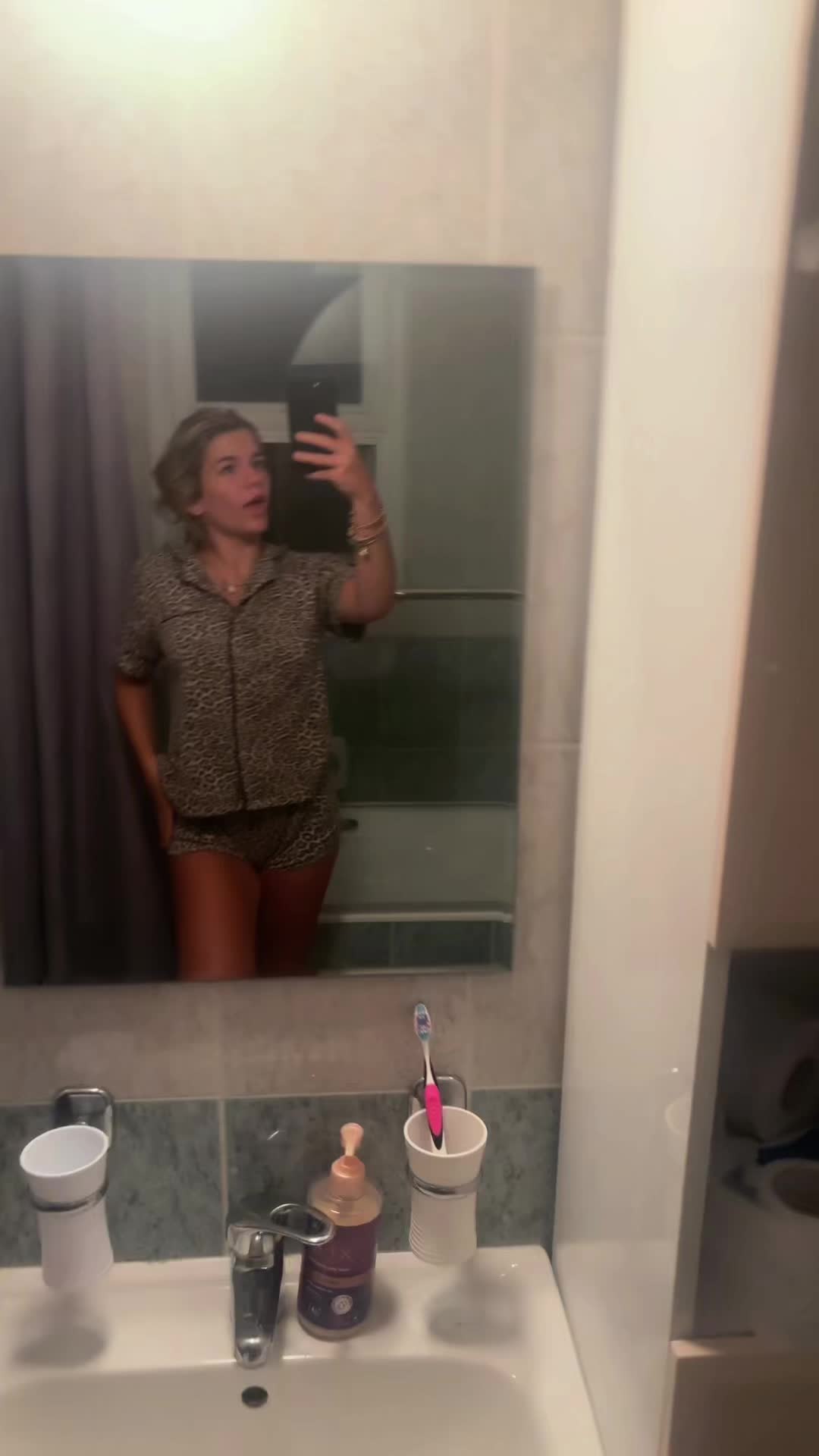 @serenandolivia
