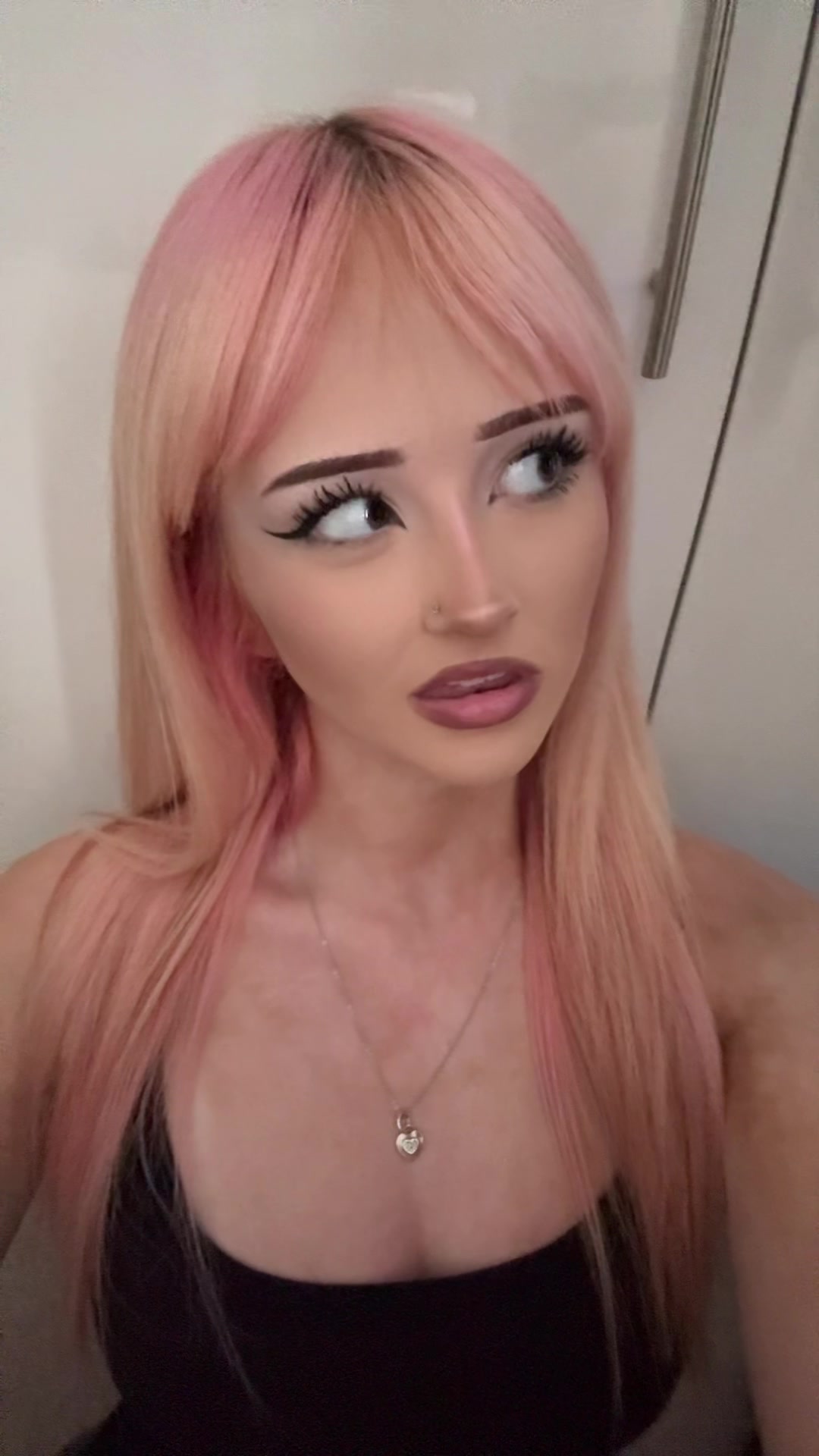 @️