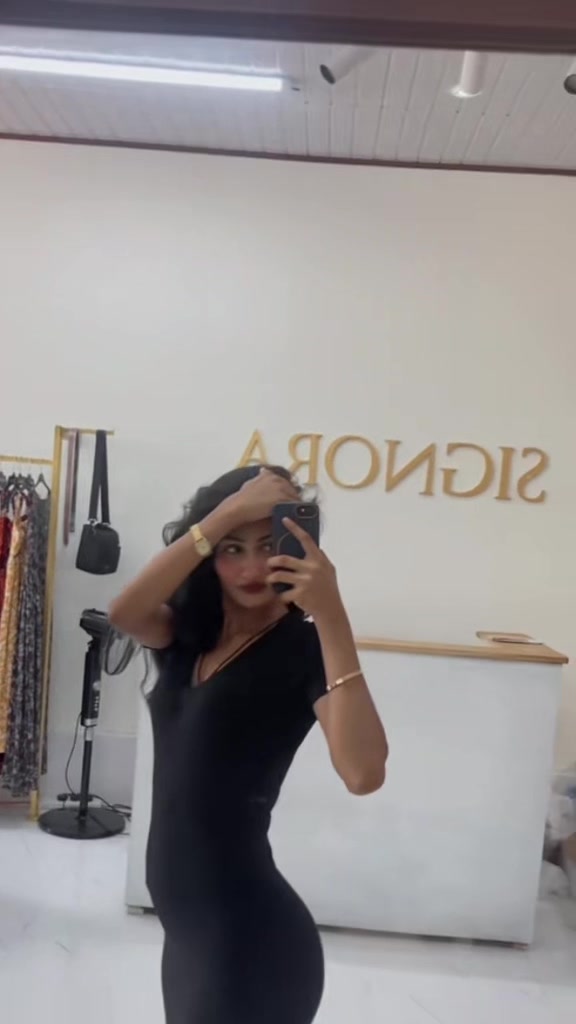 @Kavindya Nikeshalani 🍒💃🪬