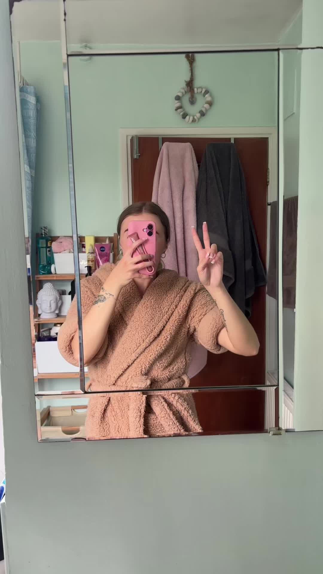@leahwardxo