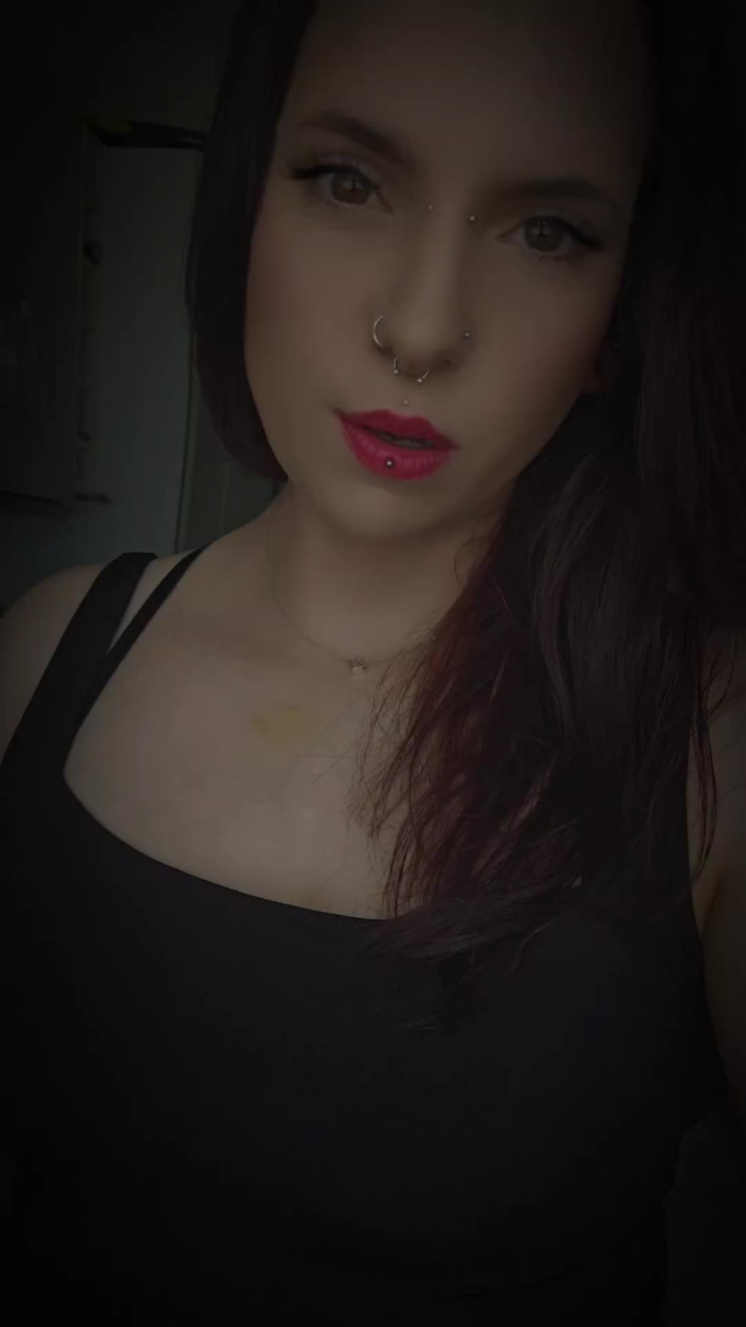 @𝓐𝓷𝓷𝓲 🖤