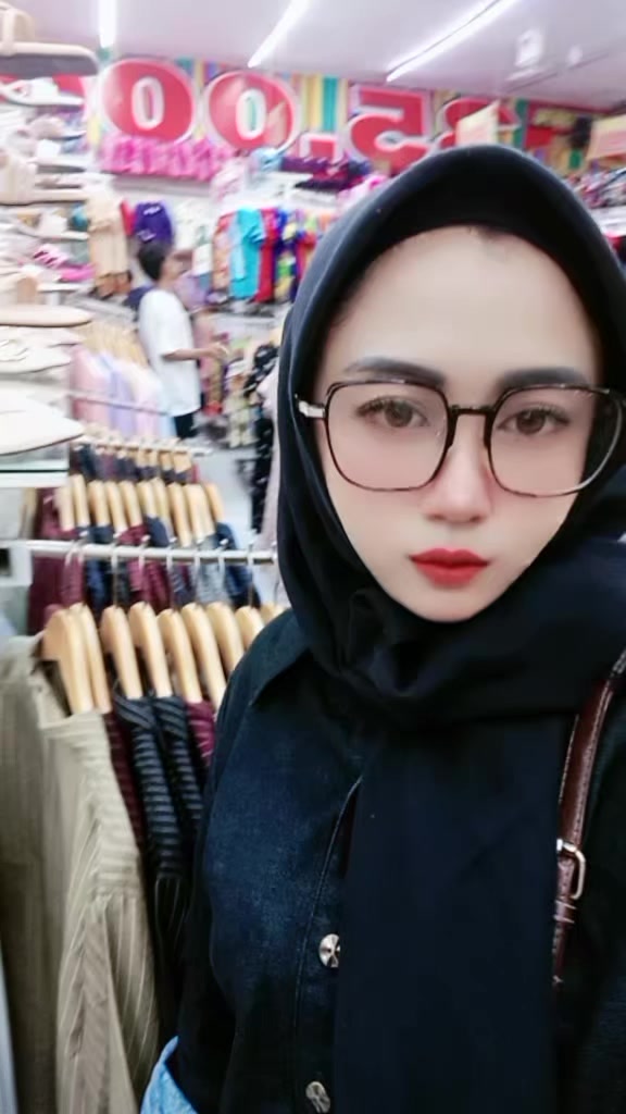 @Vhira