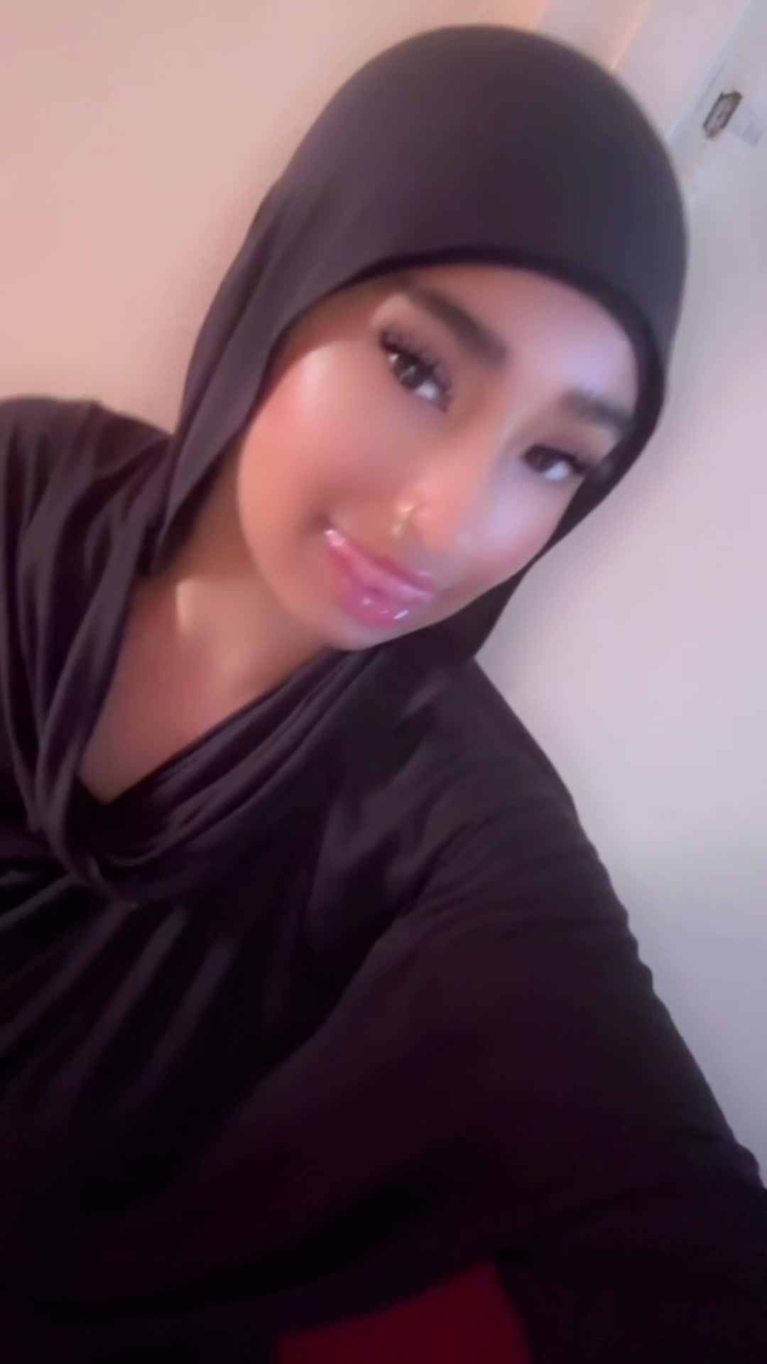 @￶ ꨄ