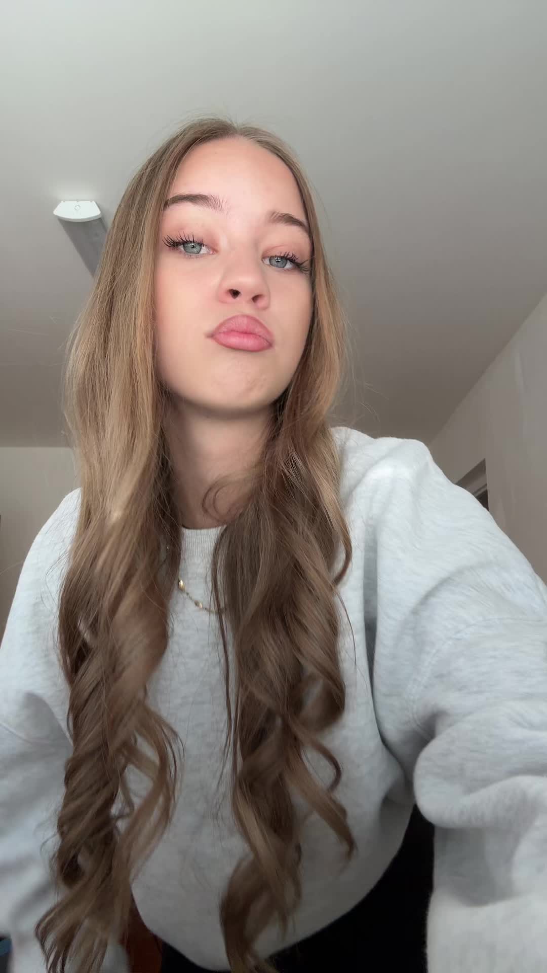 @𝓥𝓲𝓿𝓲𝓮𝓷