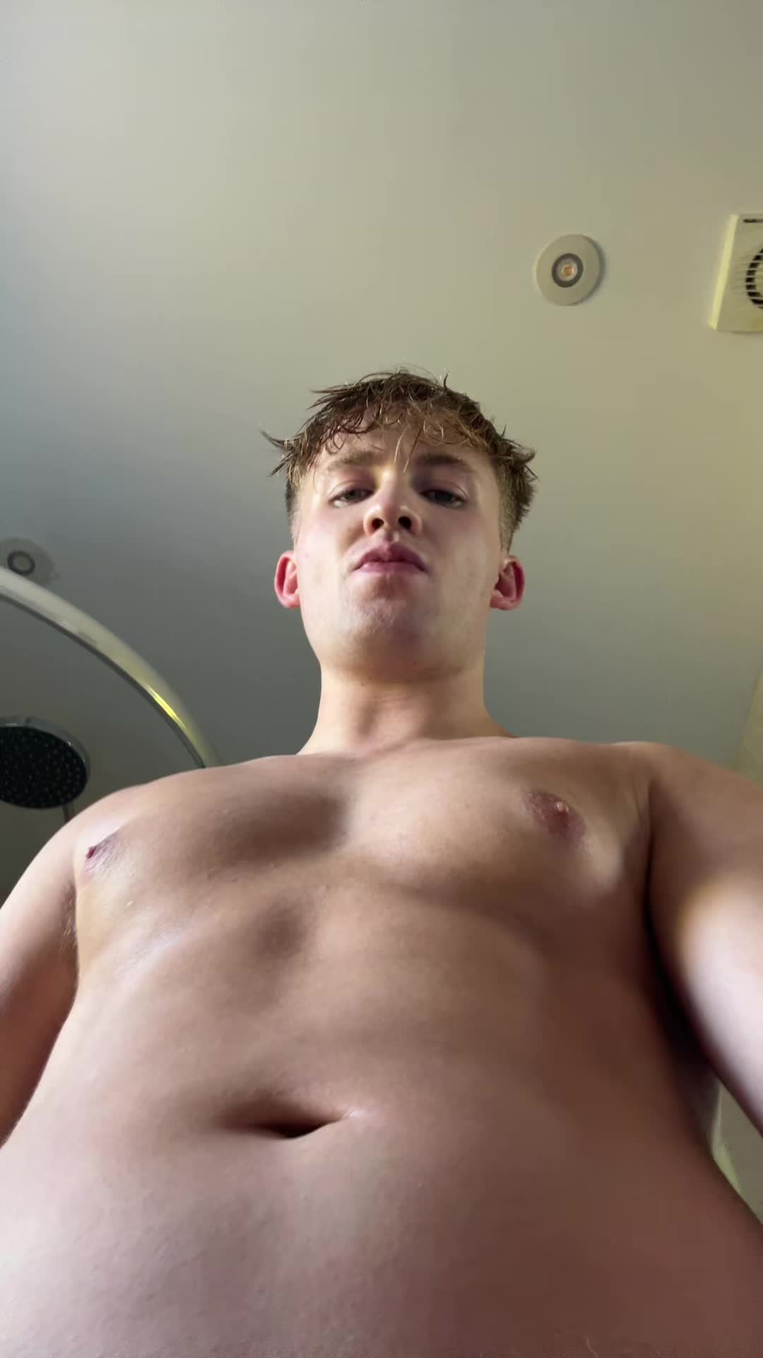 @itzisaacjames