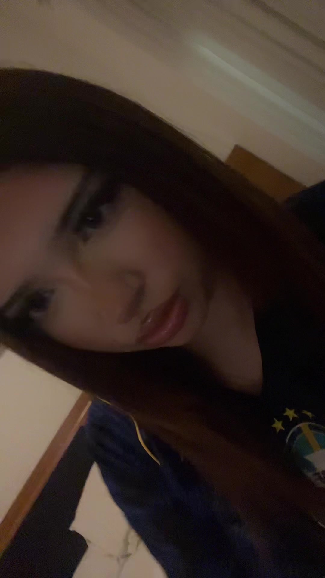 @𝒱 ᥫ᭡